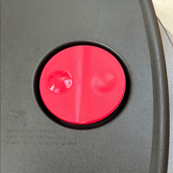 Black and Red Food Storage Containers - Picture 3 of 5